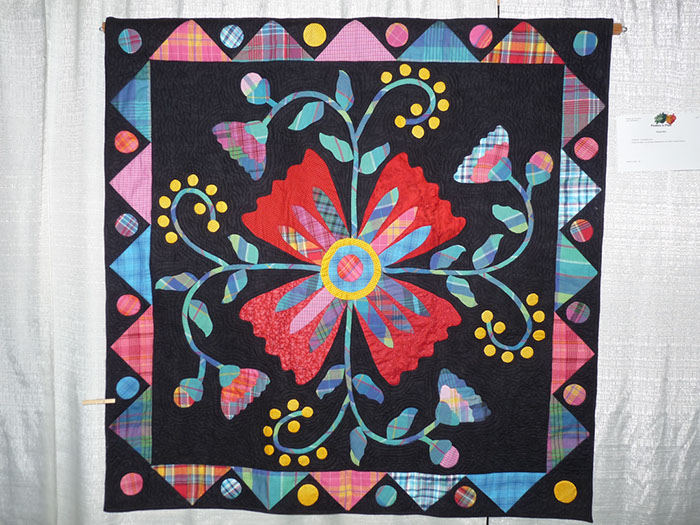 C20 Sandy Hess Flowers in Plaid